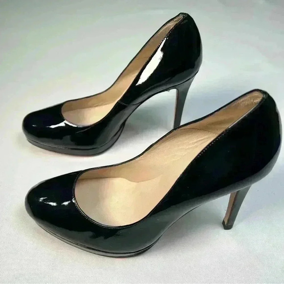 L. k. Bennett Sledge Black Patent Platform Courts New
9.5 - Picture 3 of 11